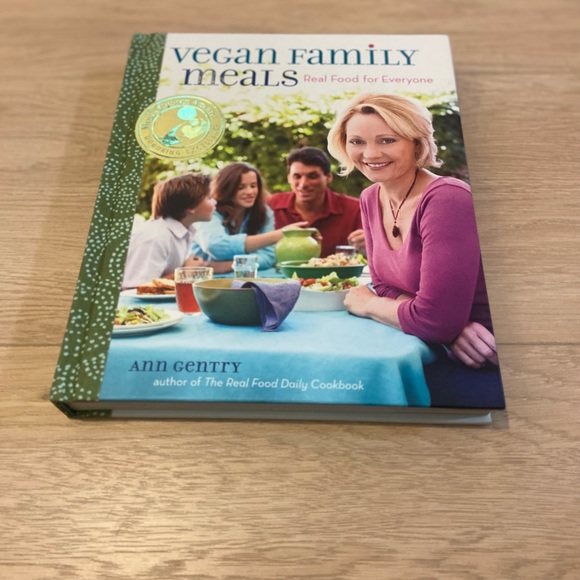 Vegan family meals cookbook - Picture 3 of 4